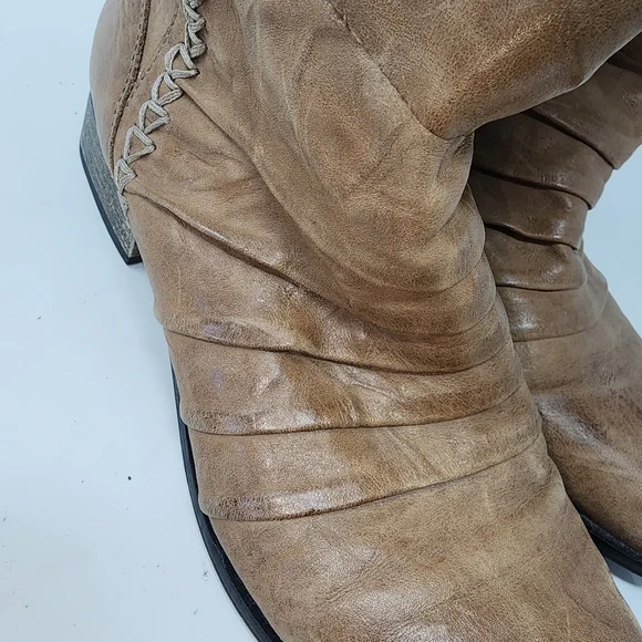 Very Volatile Fringe Riding Boot Leather Taupe women's 6.5 - Picture 9 of 16